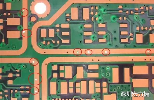 防止PCB过波峰焊时锡从导通孔贯穿元件面造成短路;特别是我们把过孔放在BGA焊盘上时,就必须先做塞孔,再镀金处理,便于BGA的焊接。