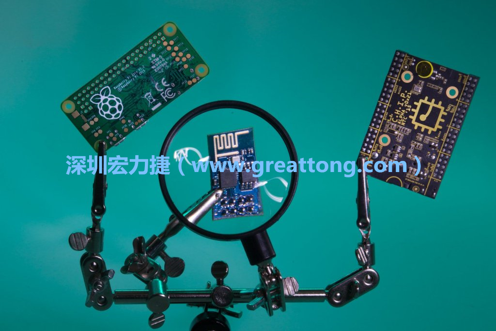 A Raspberry Pi Zero、ESP8266和CHIP。